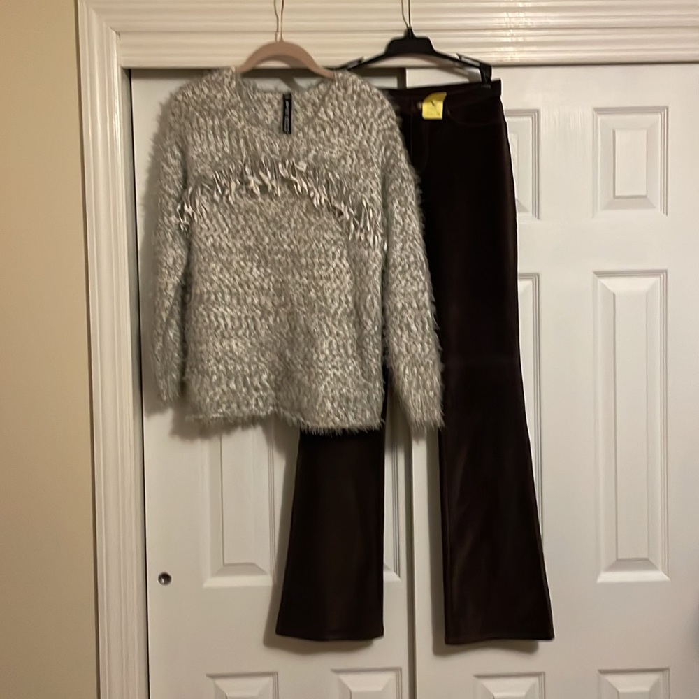 NWOT Ladies Chocolate Cordaroy boot leg stretch pants & designer sweater